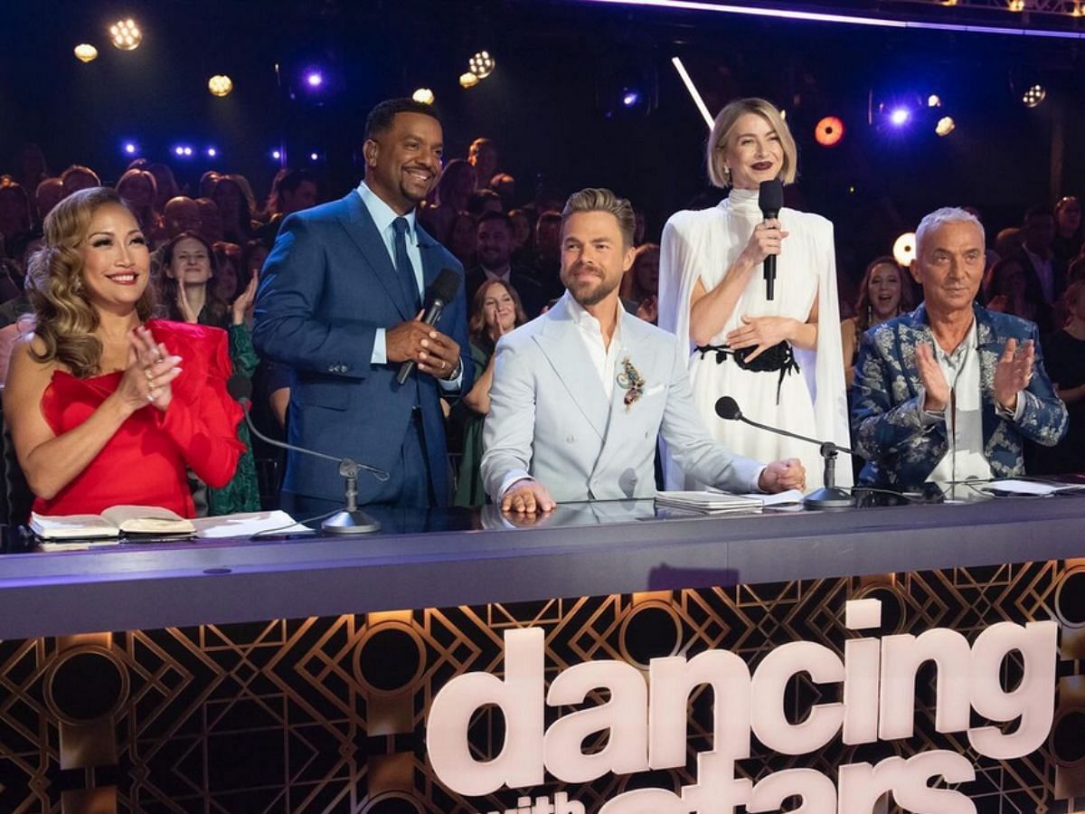 Carrie Ann Inaba, Alfonso Ribeiro, Derek Hough, Julianne Hough, and Bruno Tonioli (Image via Instagram/@dancingwiththestars) 