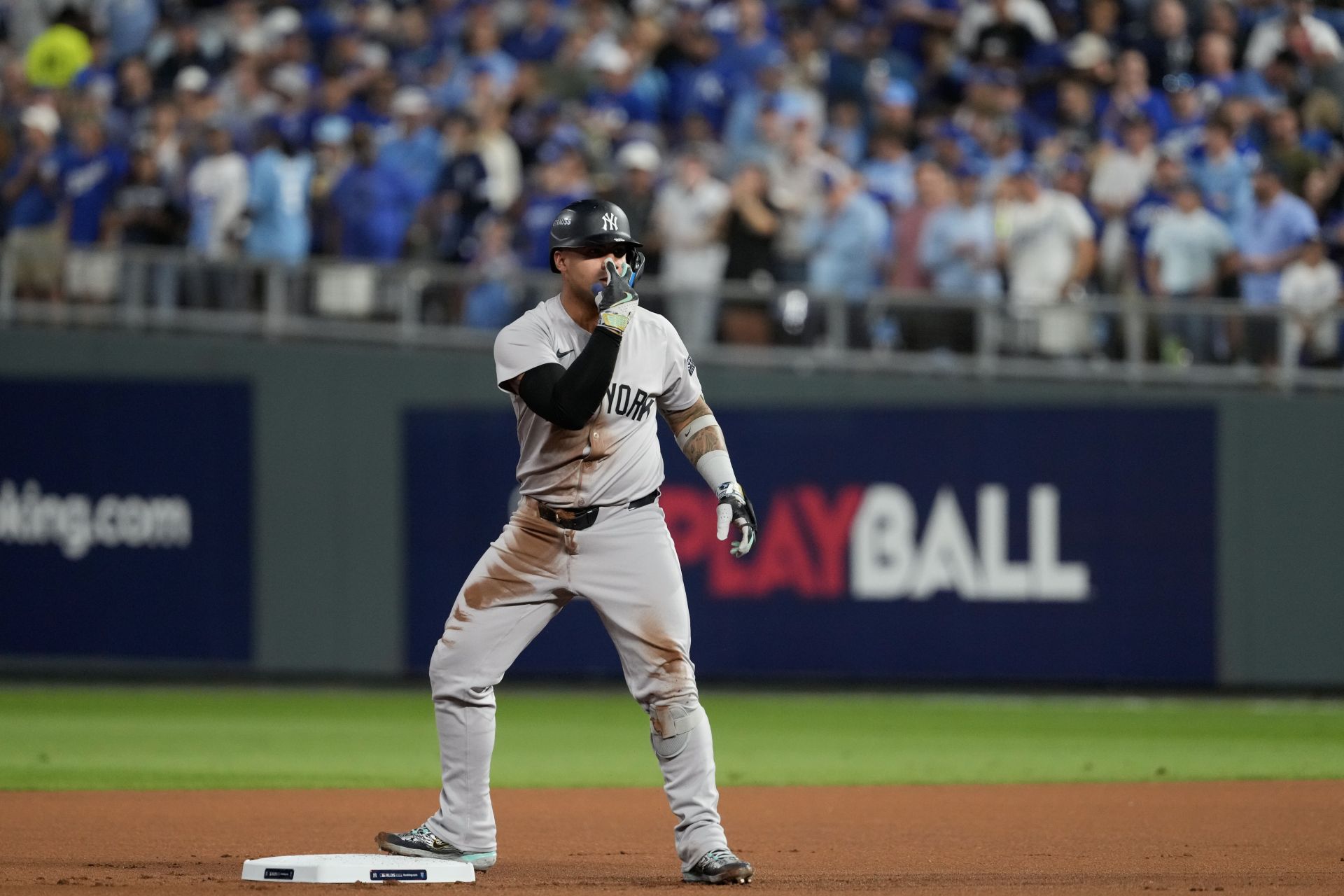 Division Series - New York Yankees v Kansas City Royals - Game 4