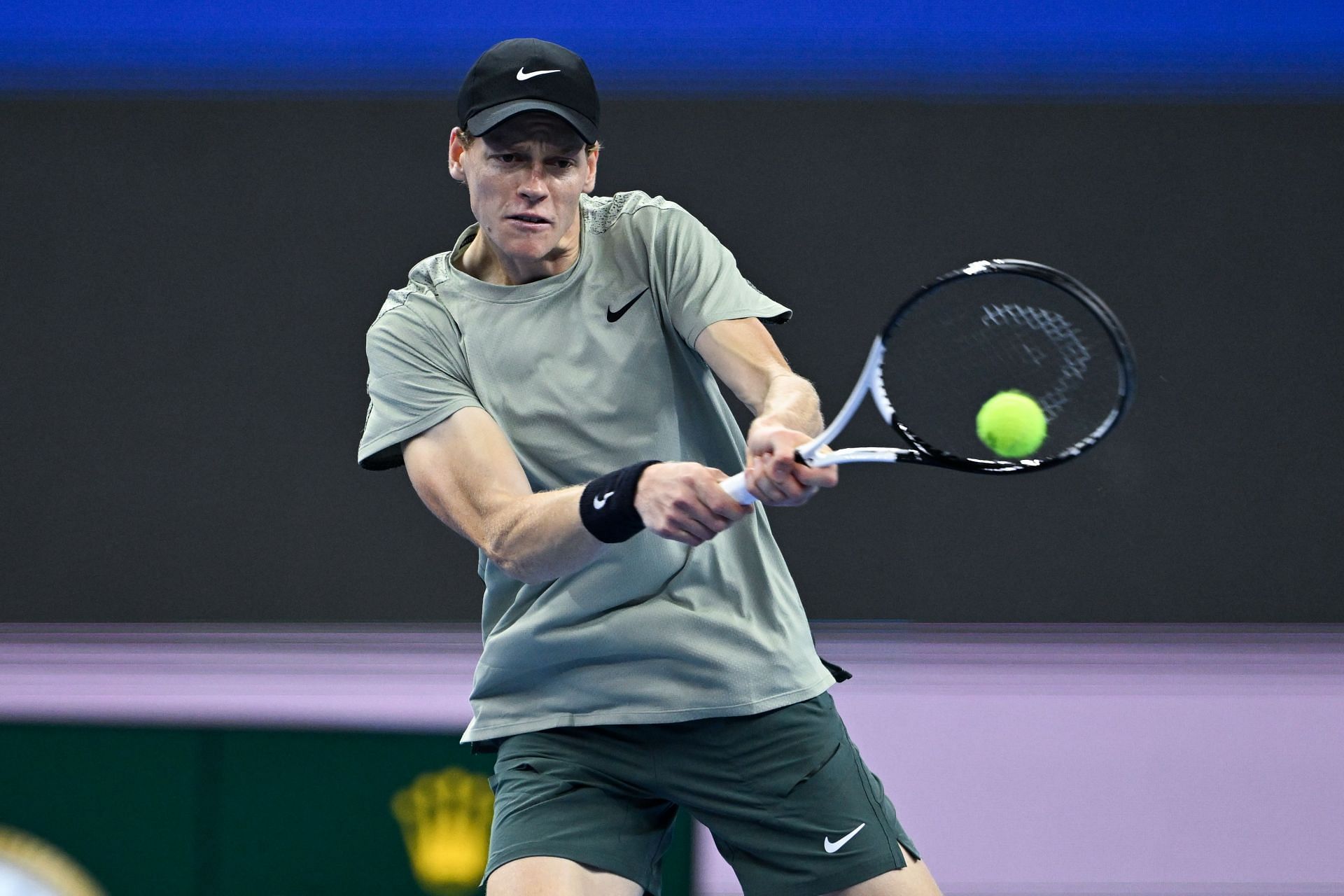 Jannik Sinner hits a backhand at Shanghai Masters 2024