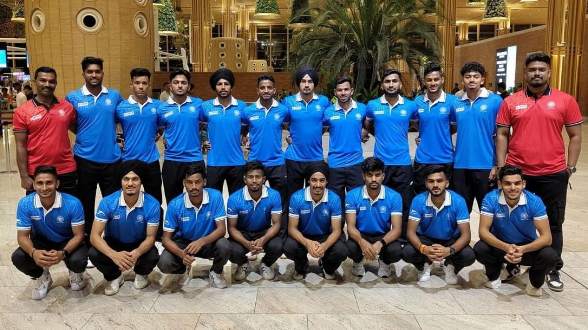 The Indian  U21 squad poses ahead of their departure to Malaysia for the Sultan of Johor Cup 2024. (Image via HockeyIndia/IG)