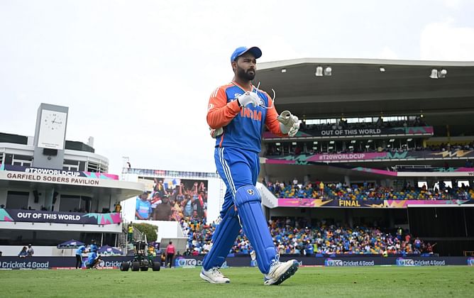 ऋषभ पंत ने कर दिया बड़ा खुलासा, T20 WC फाइनल में इंजरी का बनाया था बहाना