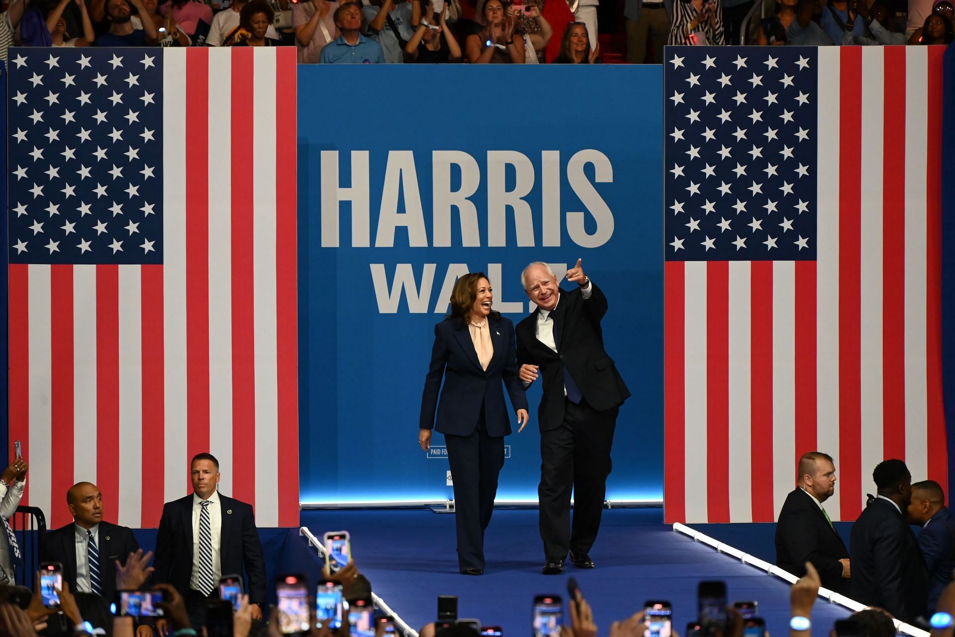 Harris nominates Minnesota governor as running mate in US presidential elections (Image via Getty)