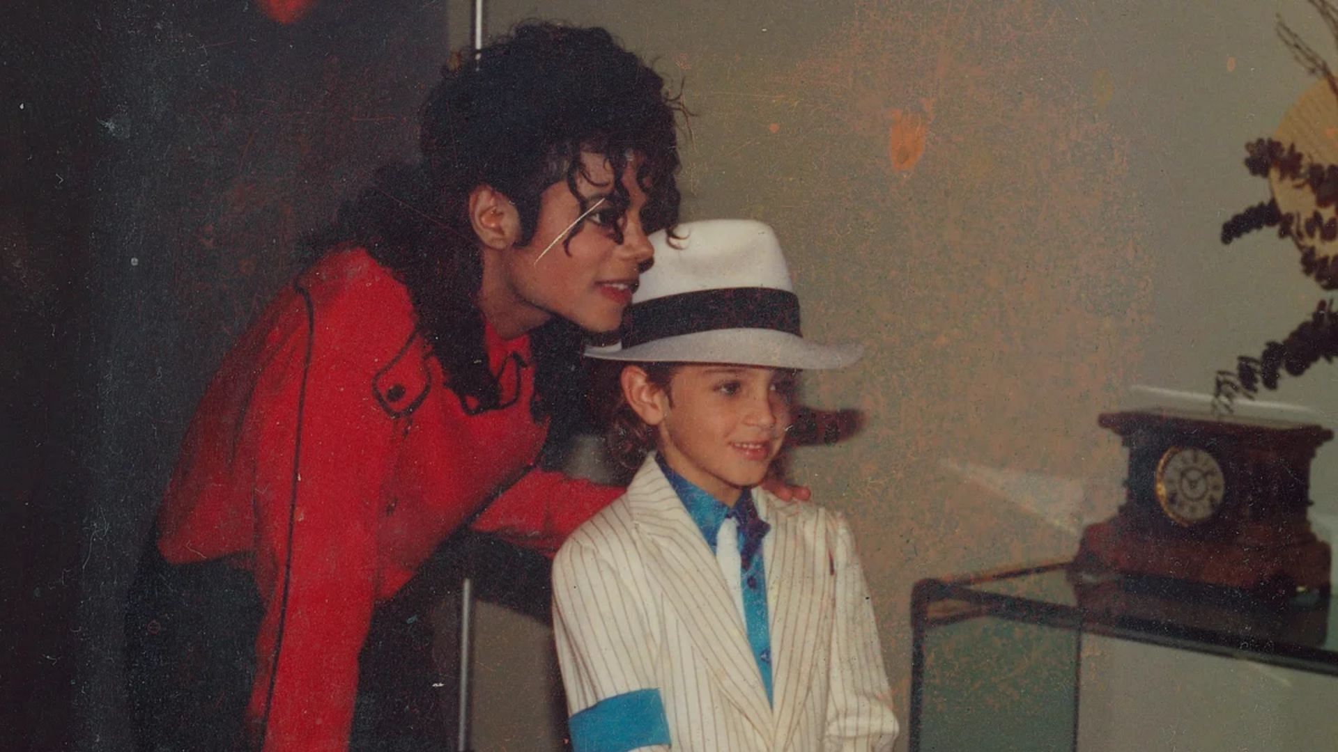 a still from Leaving Neverland (image via HBO)