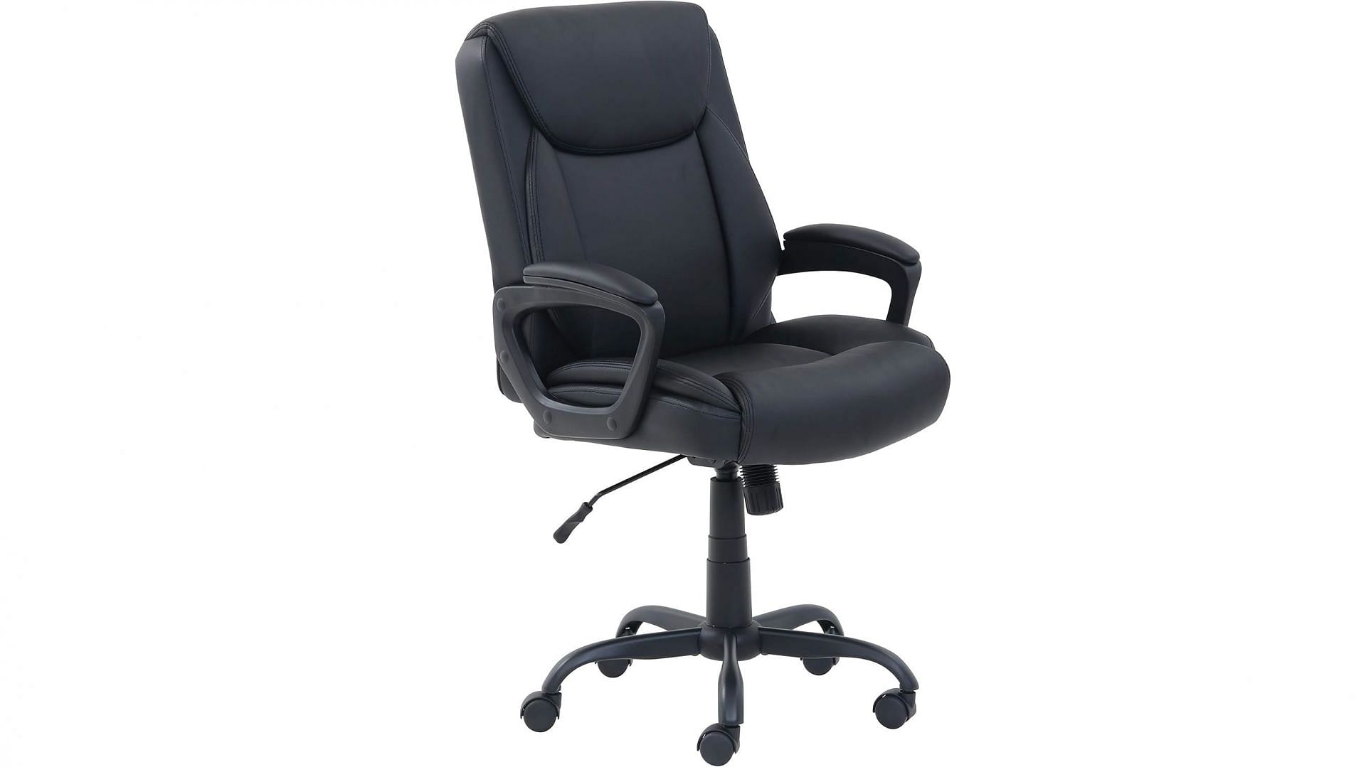 AmazonBasics Classic Puresoft gaming chair with adjustable height (Image via AmazonBasics/Amazon)