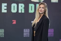 WATCH: Olympian and influencer Alica Schmidt turns heads in a leather jacket as she flexes Porsche 911 Carrera marking the beginning of Autumn