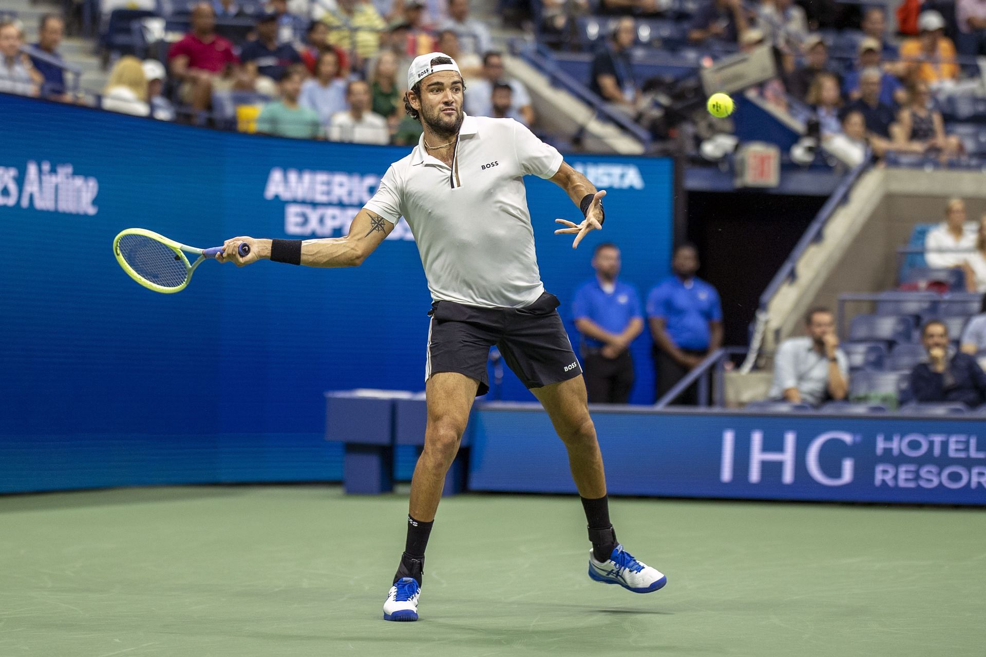 Berrettini plays a forehand in the US Open Tennis Championship 2022 - Source: Getty