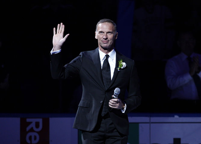 HHOFer Dominik Hasek cries Ukraine's plea as President Zelensky makes shocking announcement