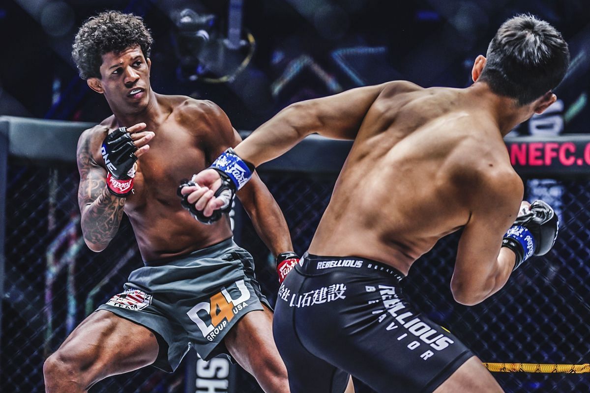 Adriano Moraes fighting Yuya Wakamatsu | Image credit: ONE Championship