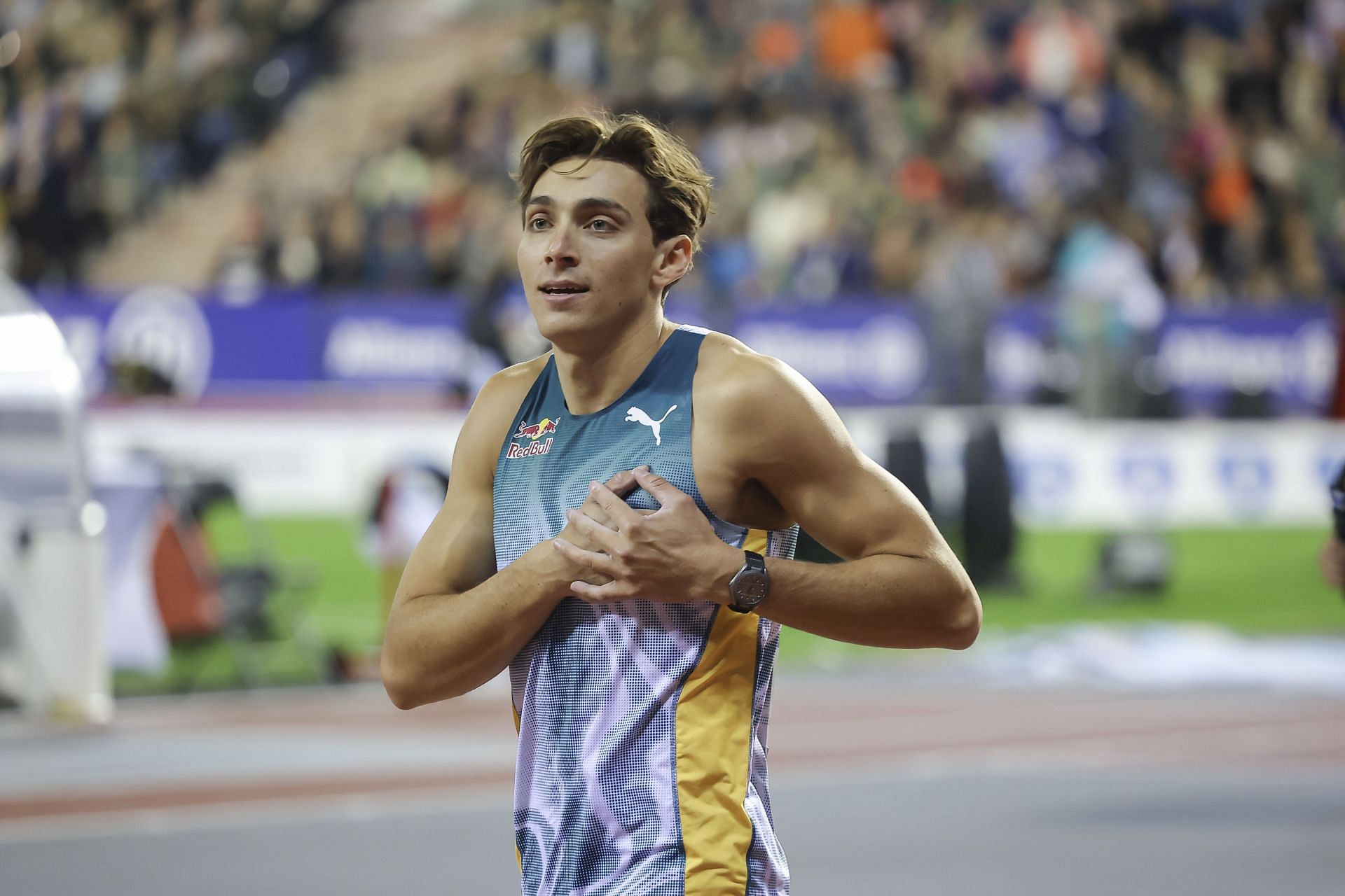 Mondo Duplantis celebrating his win at the Wanda Diamond League 2024 Final (Source: Getty)