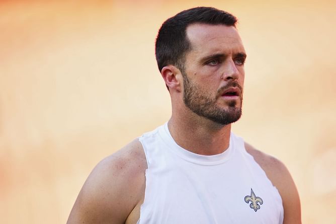 What happened to Derek Carr? Saints QB taken off the field during MNF clash vs Chiefs