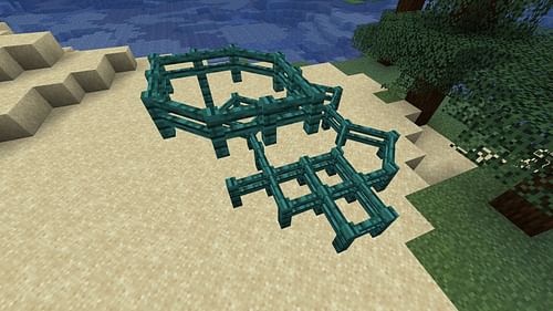 Download and install the mod to place diagonal fences (Image via Mojang Studios/Fuzs)