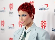 "Oh they're still mad about that tweet"- Fans react as Pitchfork gives Halsey's 'The Great Impersonator' album a 4.8/10