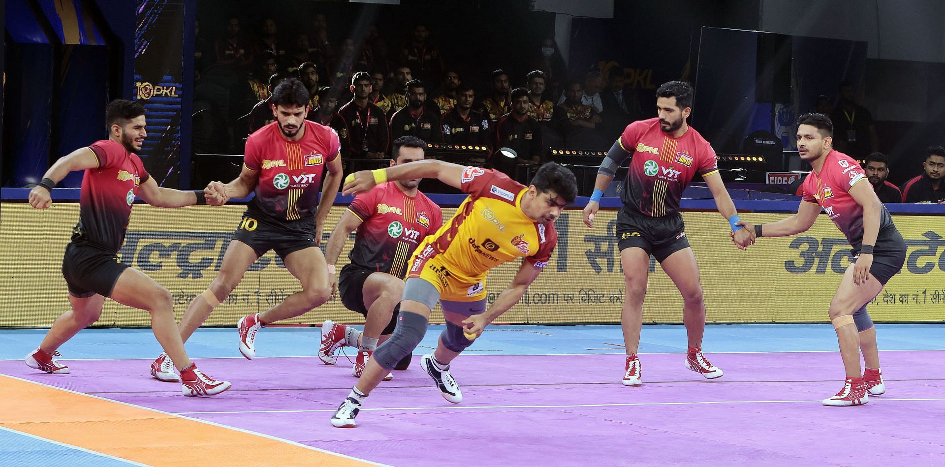 Pawan Sehrawat of Telugu Titans in action against Bengaluru (Credits: PKL)