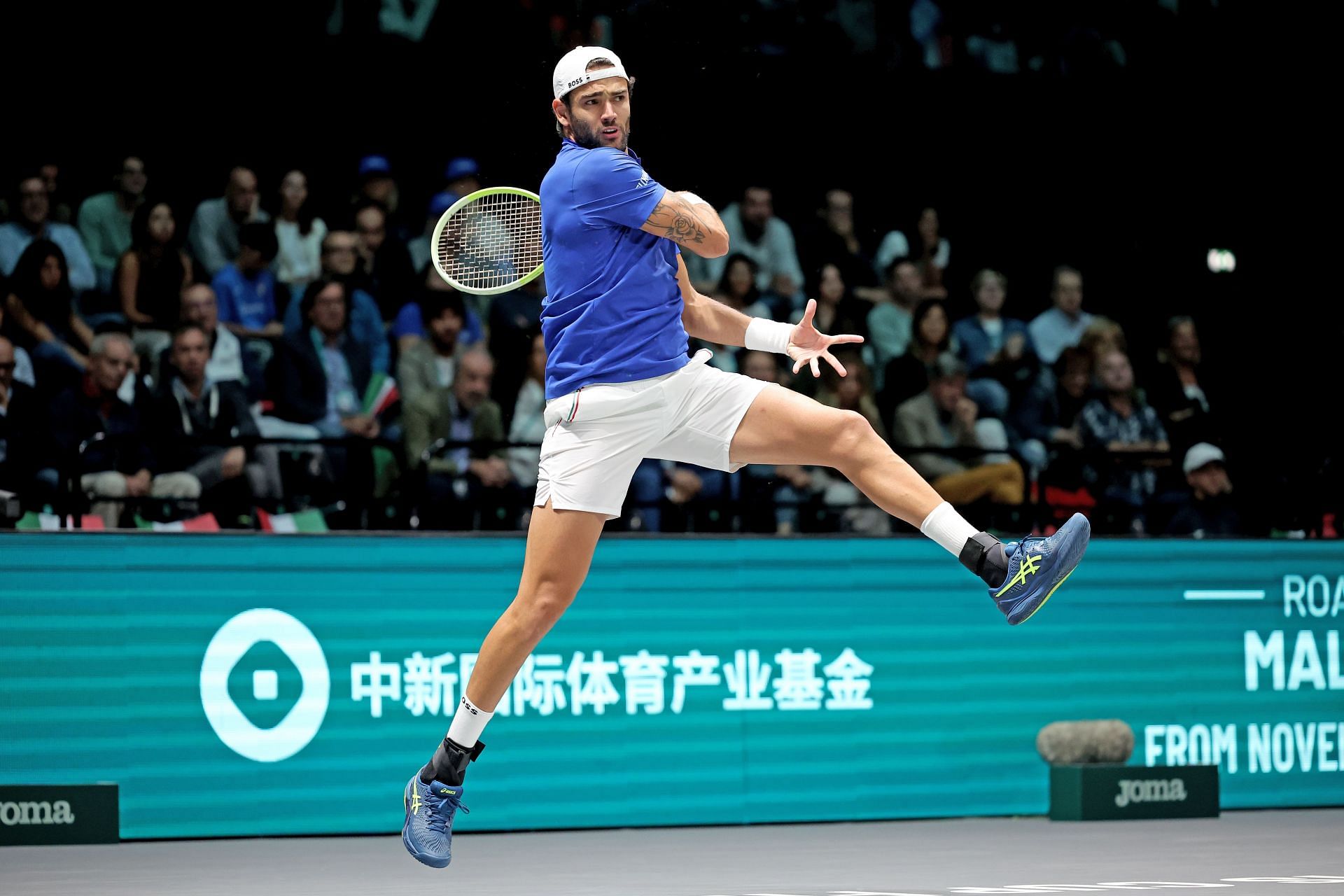 Berrettini unleashes a forehand in the Davis Cup Finals - Source: Getty