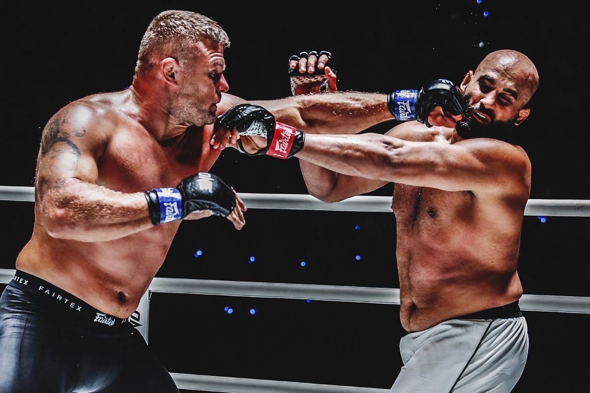 Anatoly Malykhin fighting Arjan Bhullar | Image credit: ONE Championship