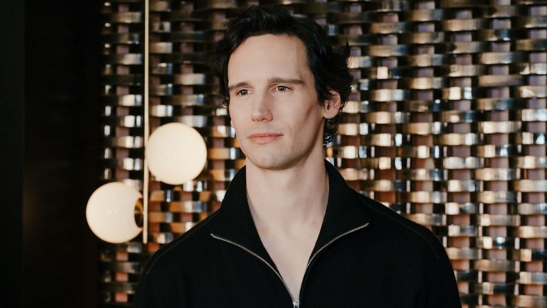 Cory Michael Smith is seen in an Instagram picture from 2024 (Image via Instagram/@corymichaelsmith)