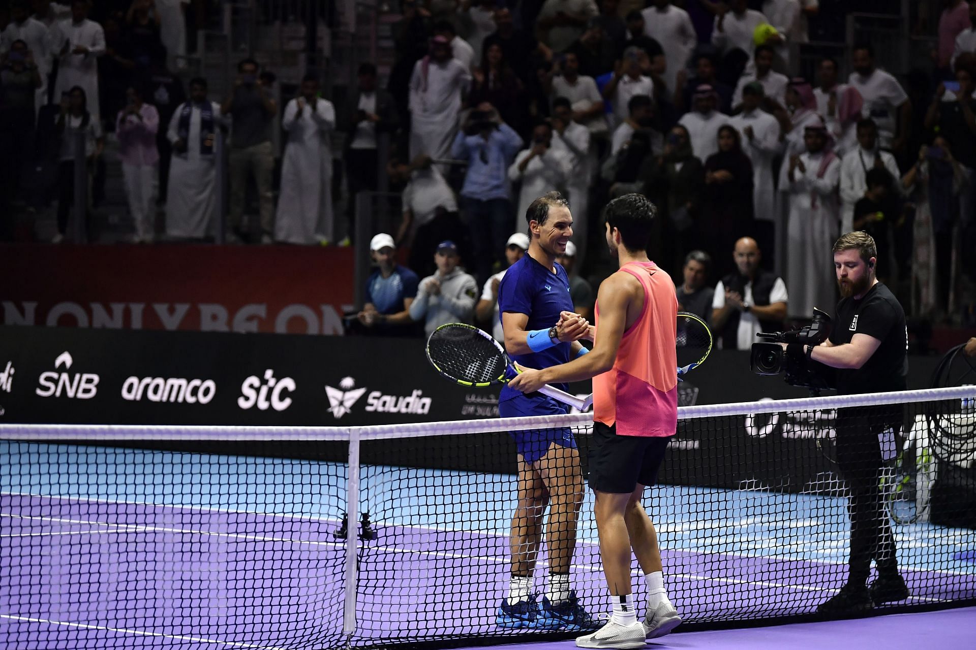 Rafael Nadal and Carlos Alcaraz shake hands after their matchup (Source: Getty)