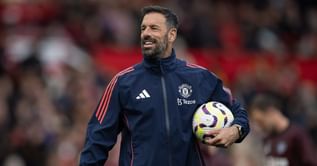 "Hoping that he's asking Ruud a million questions" – Pundit backs Manchester United star to learn from Ruud van Nistelrooy at Old Trafford