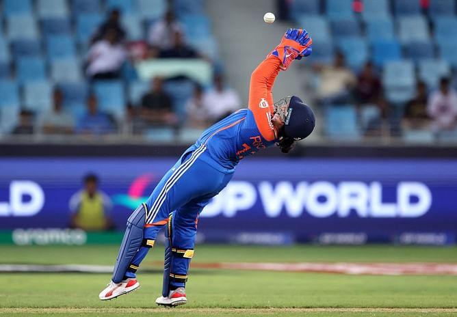 [Watch] Richa Ghosh drops a sitter to give Suzie Bates a reprieve in IND vs NZ Women's T20 World Cup 2024 clash