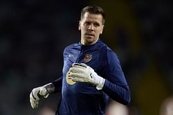 Wojciech Szczesny spotted smoking in dressing room after Barcelona's 4-0 win over Real Madrid