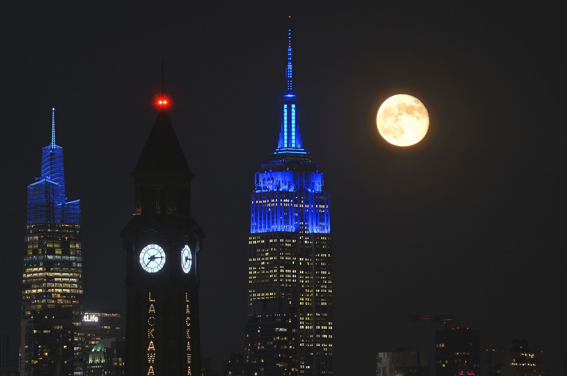 Moonrise in New York City - Source: Getty