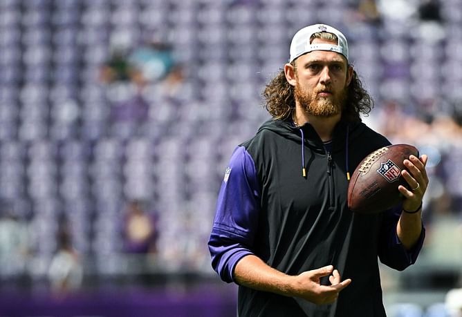 Should I start T.J. Hockenson? Week 9 fantasy projection for Vikings TE