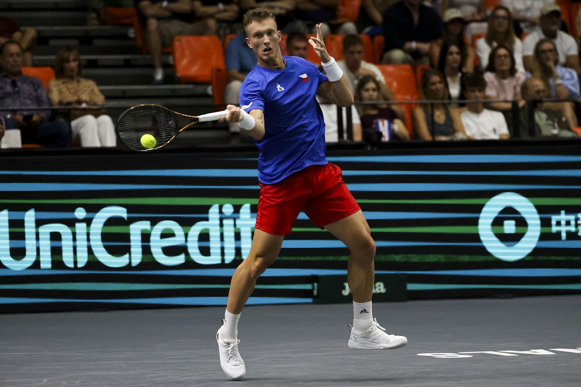 Lehecka plays a forehand in the 2024 Davis Cup Finals (Source: Getty)