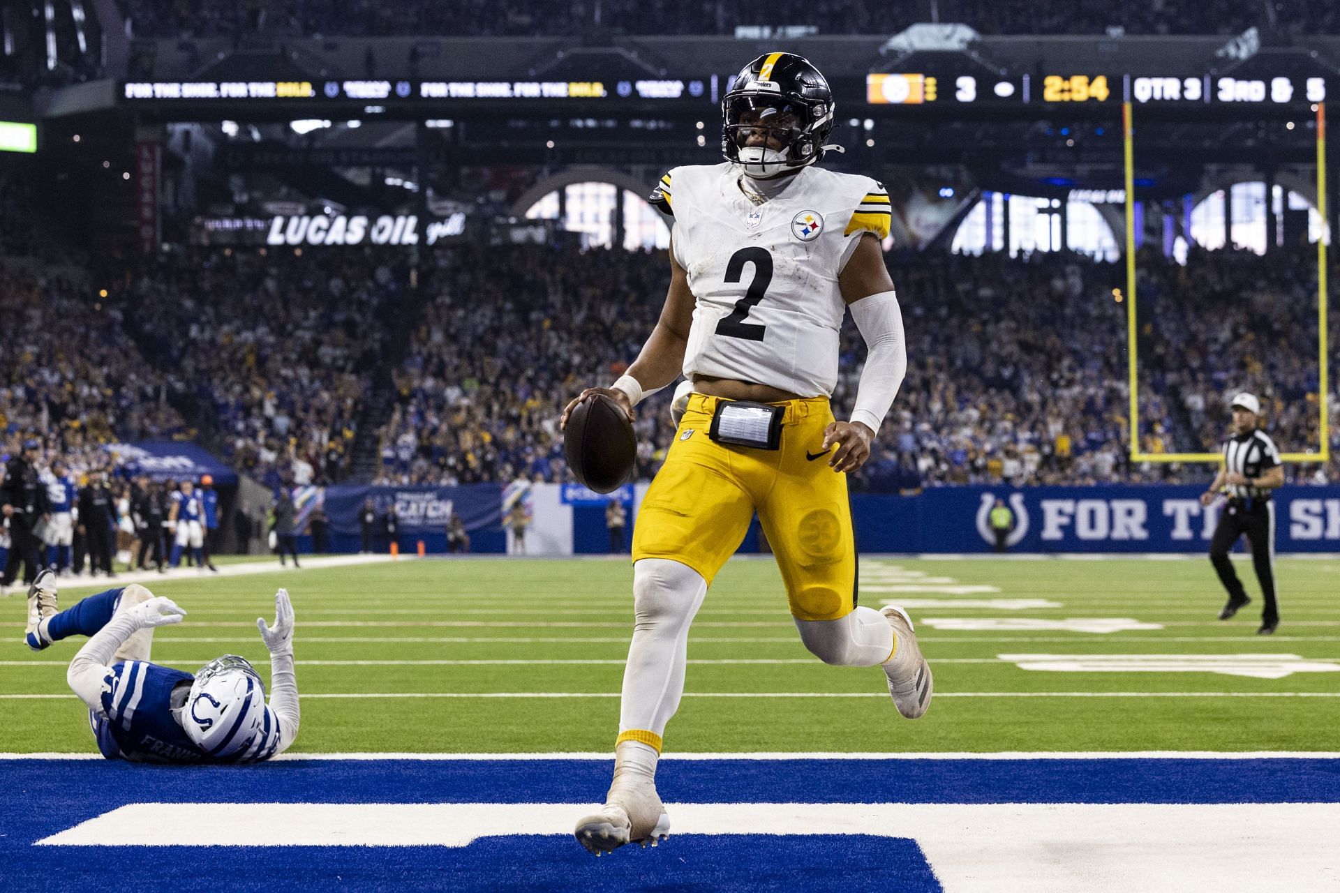 Pittsburgh Steelers v Indianapolis Colts - Source: Getty Whoms hould I start among Joe Flacco, Trevor Lawrence, and Justin Fields?