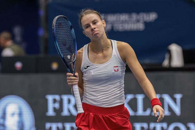 WATCH: Controversial scenes at Wuhan Open as interviewer cuts short Magda Linette's apology attempt over COVID-19 joke about city
