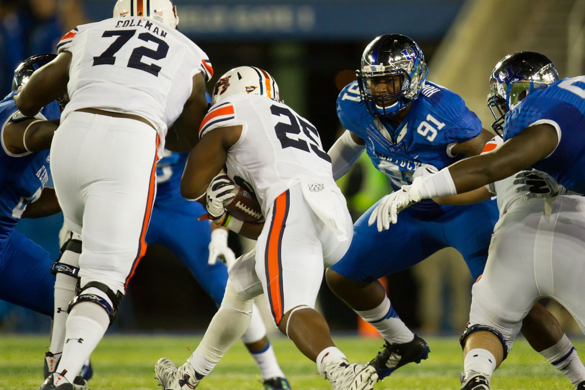 NCAA FOOTBALL: OCT 15 Auburn at Kentucky - Source: Getty