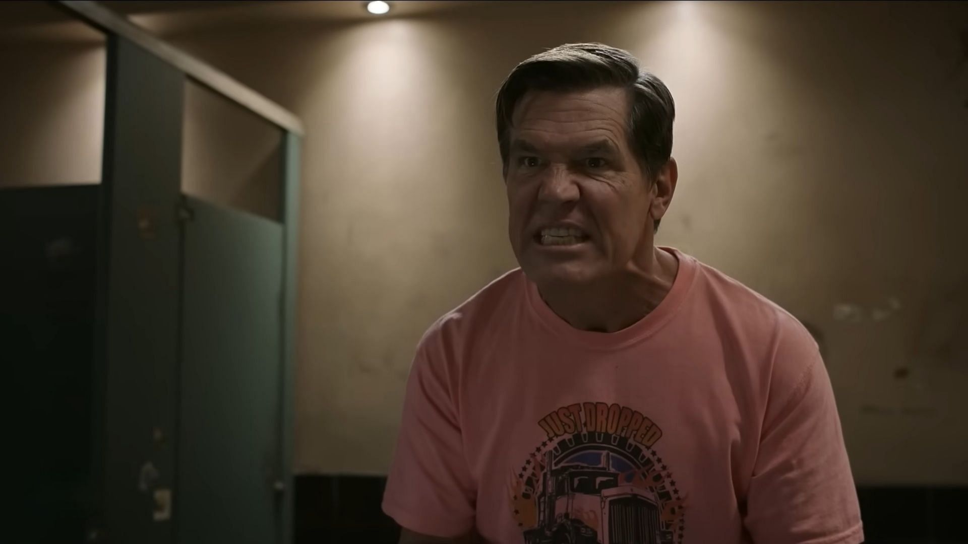 Josh Brolin portrays the role of Moke Munger(Image via Amazon Prime Video)