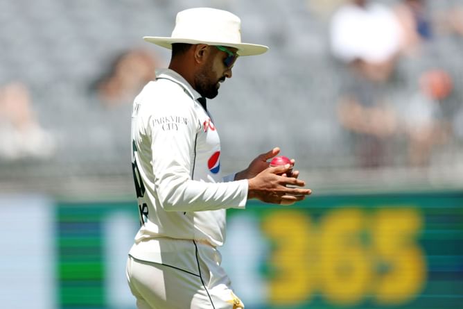 [Watch] Babar Azam drops a sitter to hand Joe Root a reprieve on 186 on Day 4 of PAK vs ENG 1st Test 2024
