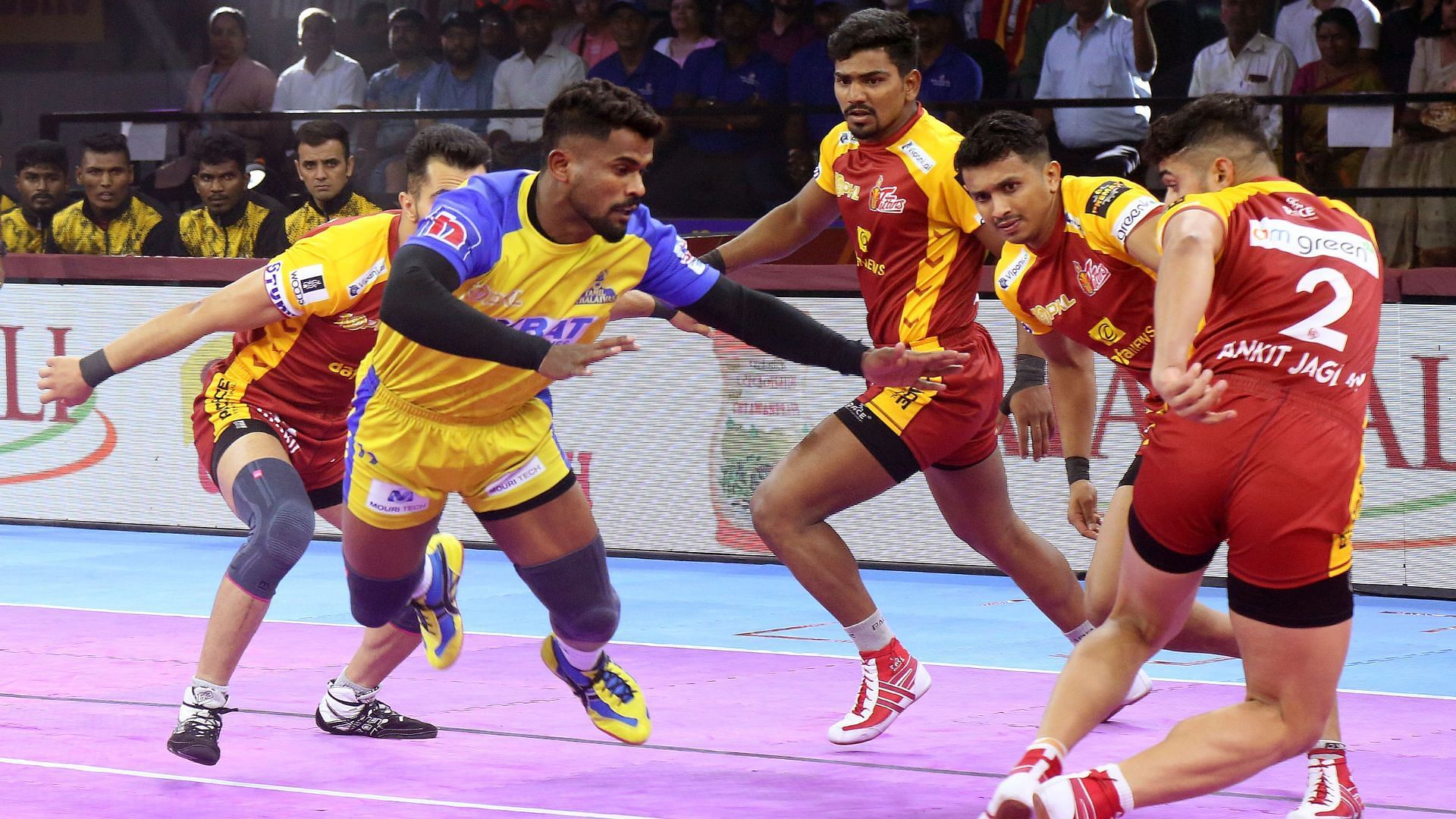 Ajinkya Pawar in action against Telugu Titans (Credits: PKL)