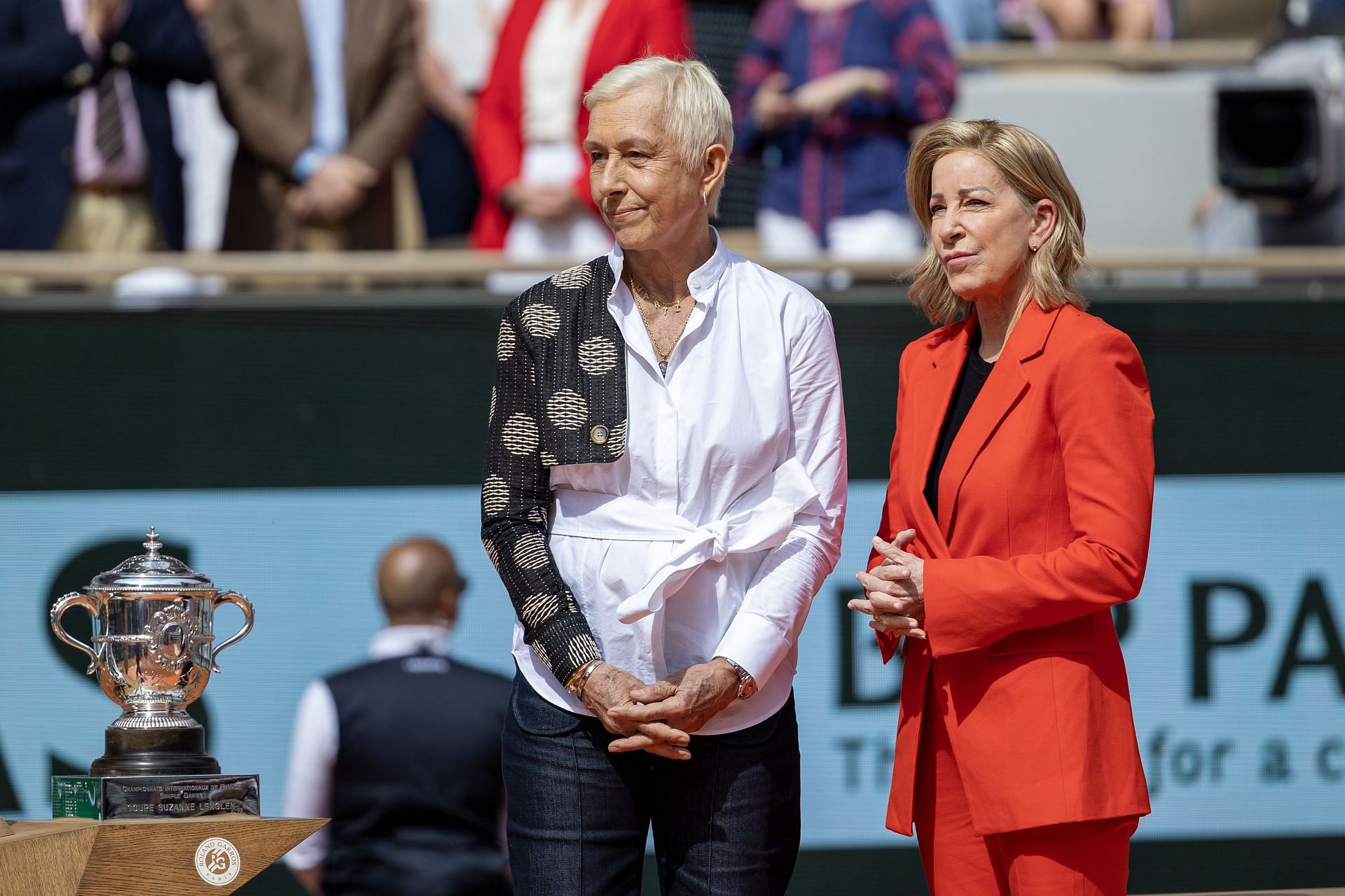 Martina Navratilova (left) and Chris Evert at the 2024 French Open (Image via Getty)