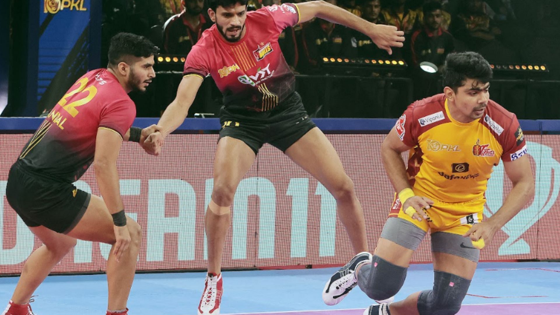 Saurabh Nandal (left) led the Bengaluru Bulls in Season 10. (Image Credits: PKL)