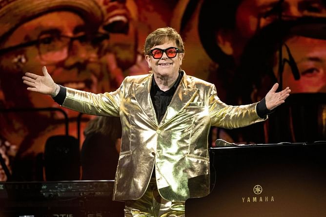 "What does ‘A’ stand for?" — Elton John slams Elon Musk while receiving Legacy Award at the 2024 Attitude Awards