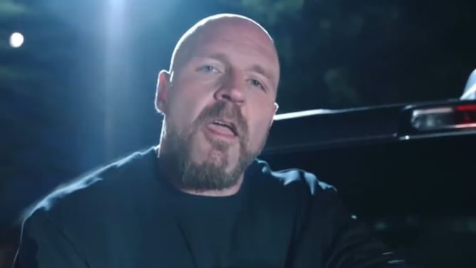 Female star sends a message to Jon Moxley after he threatens AEW's locker room on Dynamite