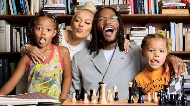 PICS: Derrick Rose's daughter sports head-to-toe pink cowboy outfit