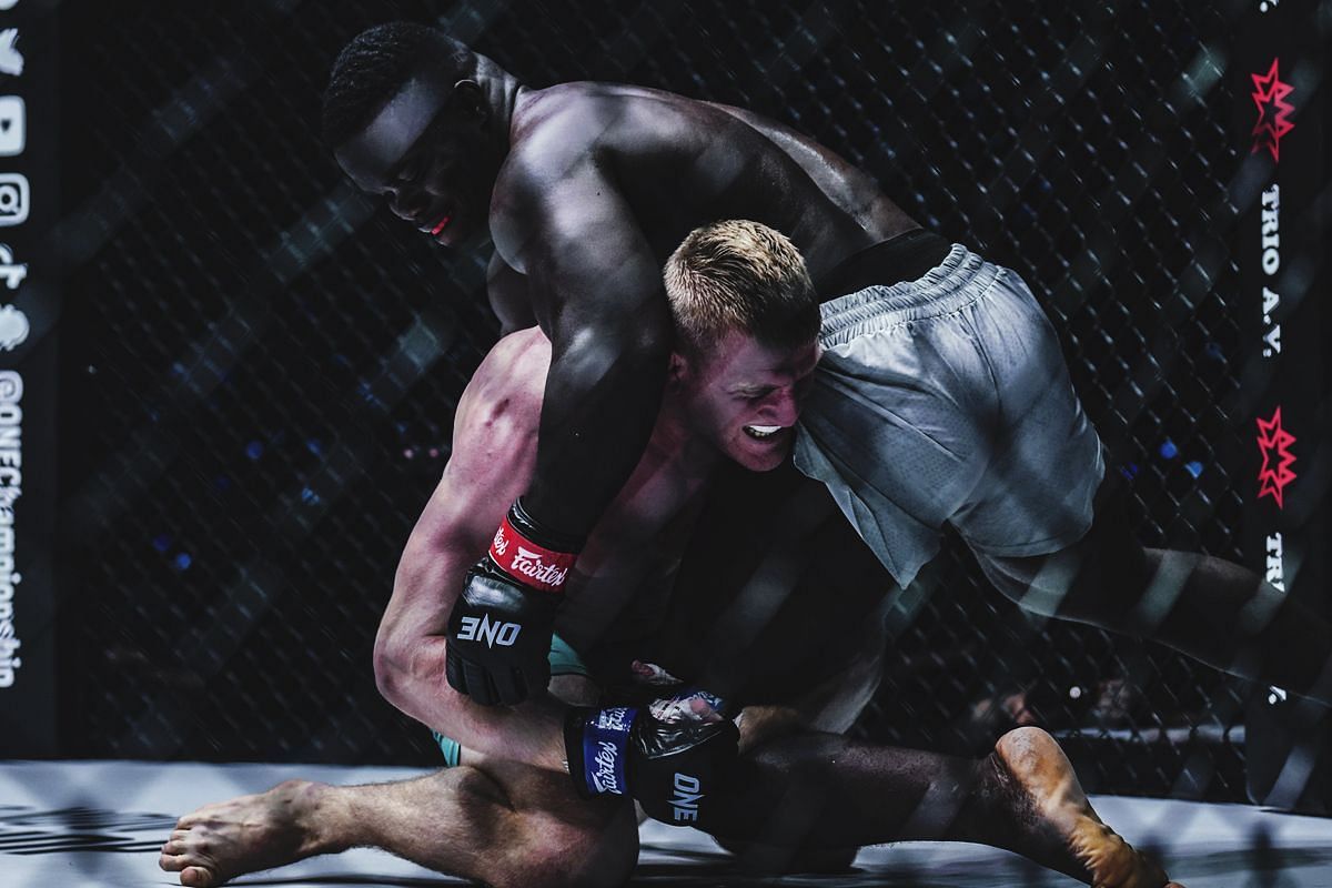 Oumar Kane fighting Batradz Gazzaev | Image credit: ONE Championship