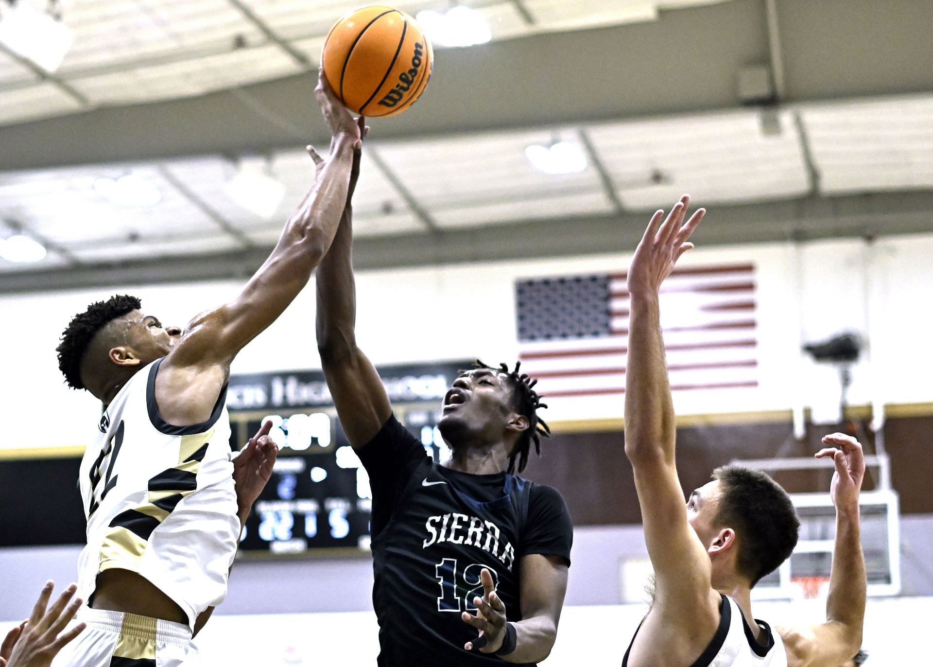 Sierra Canyon defeated St. Francis 61-43 during a boys prep basketball game at St. Francis High School in La Canada. - Source: Getty