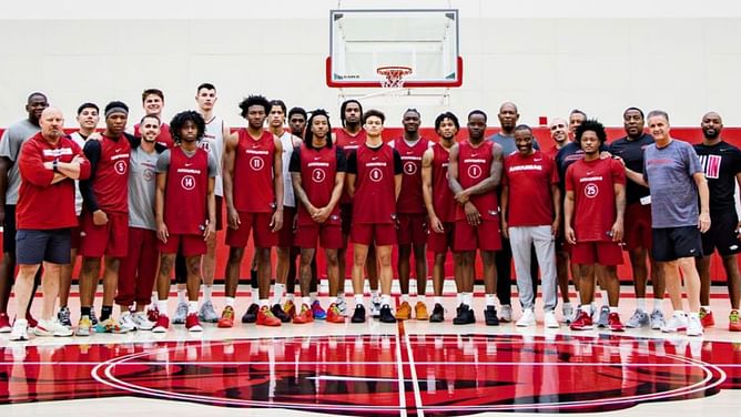 “Mid” “First round exits per usual”: Fans left unimpressed by Arkansas’ star-studded roster