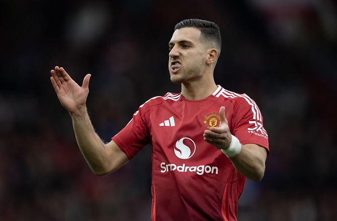 “He has been proving his worth” - Manchester United star Diogo Dalot lavishes praise on Chelsea defender