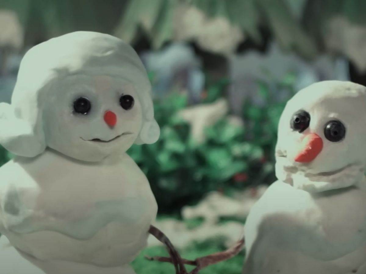 Still from Snowman music video (Image via YouTube/Sia)