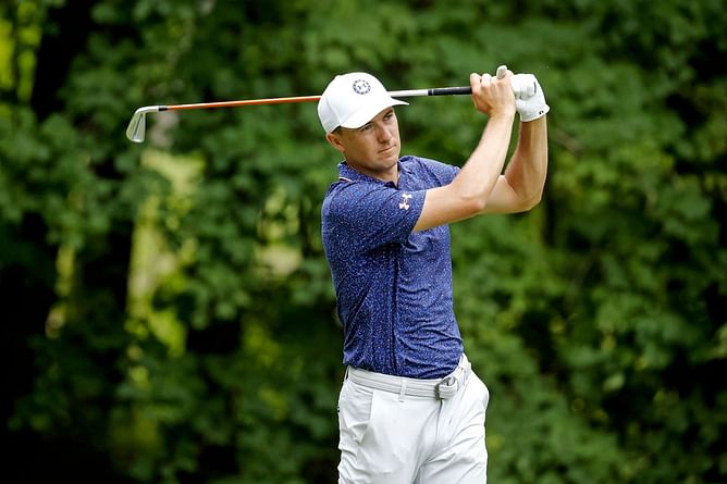Jordan Spieth's caddie recalls 'begging' Justin Thomas to hook him up with the World No. 54 golfer