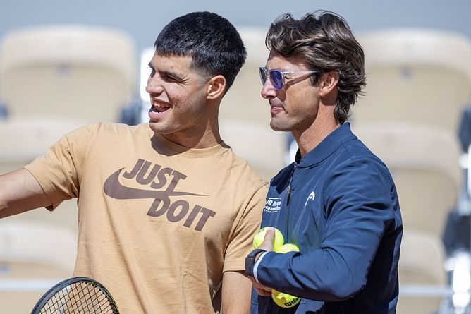 WATCH: Carlos Alcaraz's coach Juan Carlos Ferrero hilariously fights back after Spaniard playfully messes with his cap at Shanghai Masters