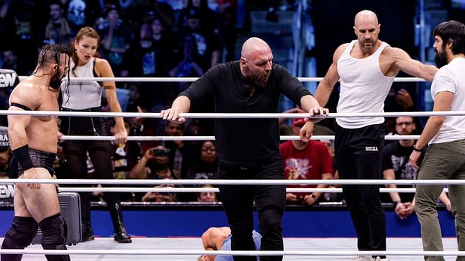 Top AEW star issues a surprising statement amid "war" against Jon Moxley and his faction