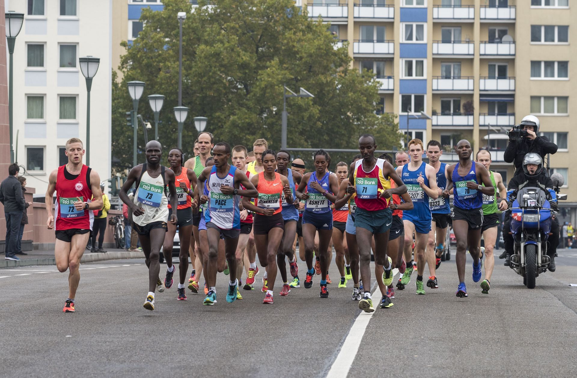 Racers competing during the 34th Frankfurt Marathon on 25 October 2015. (Photo by Horacio Villalobos/Corbis via Getty Images)