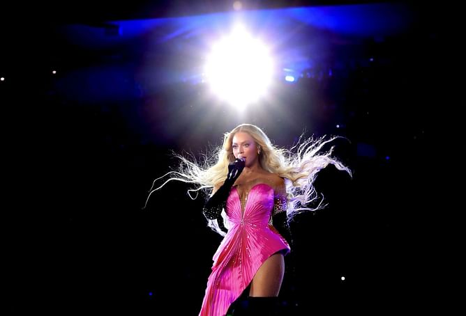 "Feels almost racist" — Internet reacts to Luke Bryan telling Beyoncé to "come into our world" if she wants to do country music