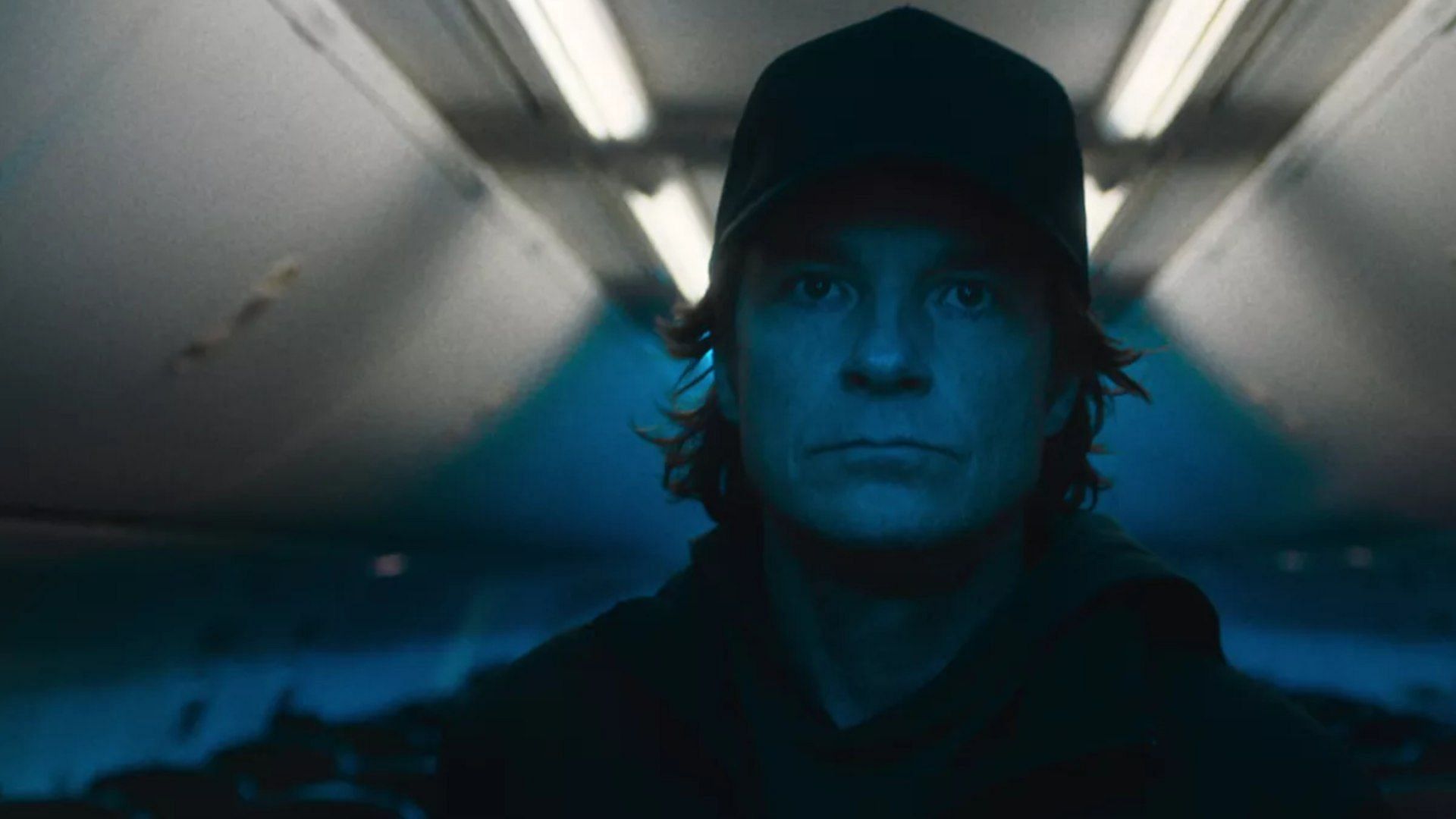 Jason Bateman as seen in the Netflix thriller Carry-On (Image via Netflix)