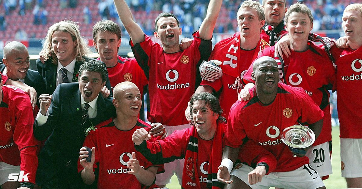 Diego Forlan celebrating with Manchester United.